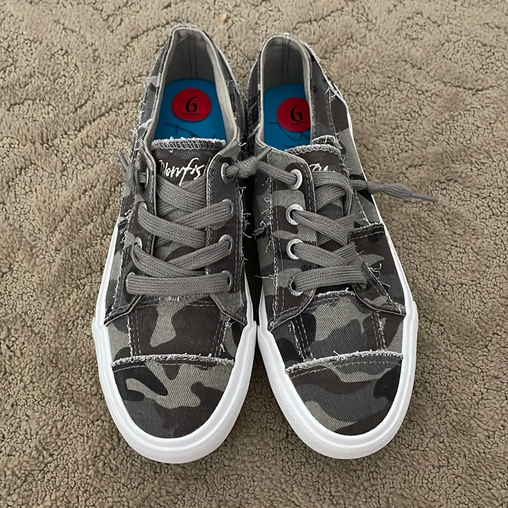 Blowfish camo sneakers - never worn